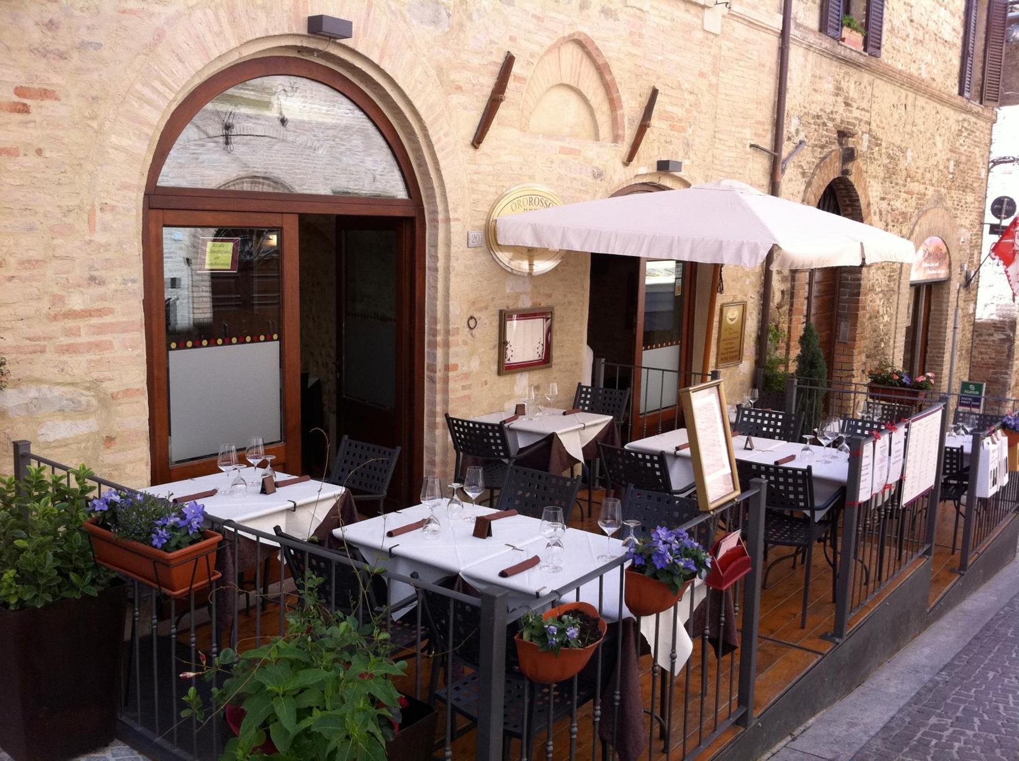 Oro Rosso Hotel Ristorante Montefalco Exterior photo